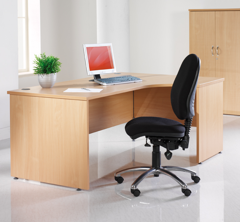 Maestro 25 Panel-End Desks